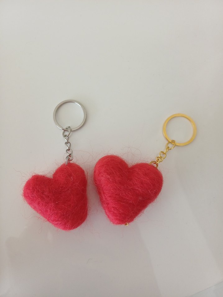 Kırmızı Keçe Kalp Anahtarlık - Görsel 2