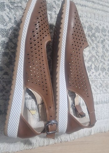 Kahverengi Deri Kadın Dolgu Topuk Sandalet - Görsel 4