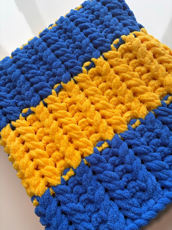 Puffy Taraftar Battaniye Örgü Battaniye - Görsel 3