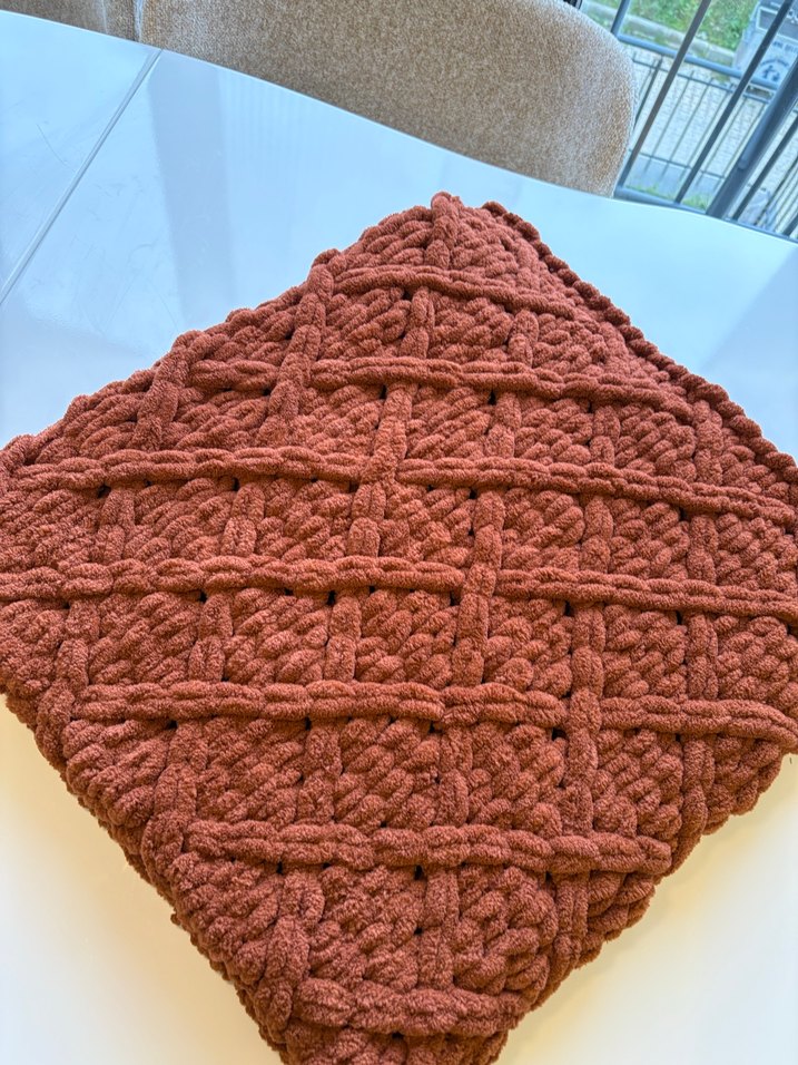 Kahverengi Örgü Çocuk Battaniyesi - Görsel 2