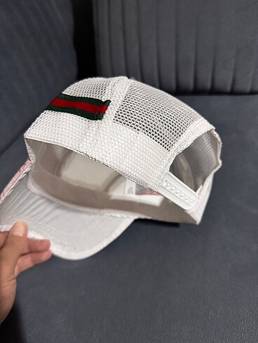 Beden Gucci şapka