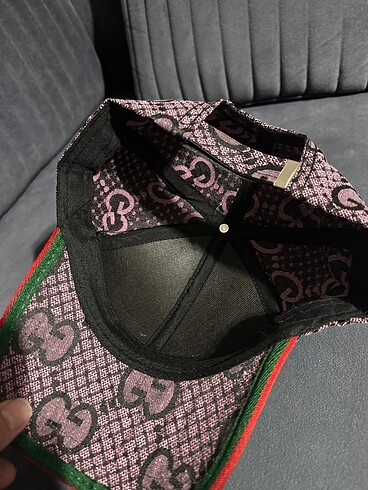  Beden Gucci şapka