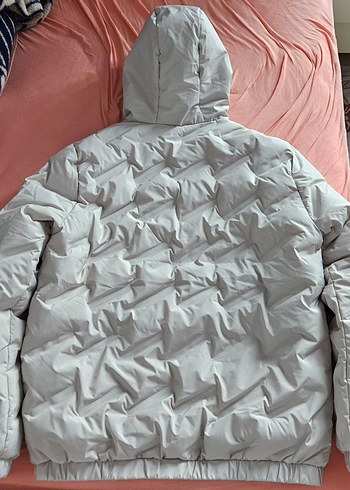 Mavi marka beyaz şişme mont - Görsel 2