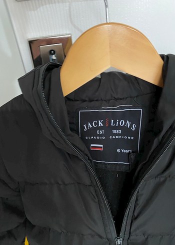 Erkek Çocuk Siyah Kapitone Mont - Görsel 3