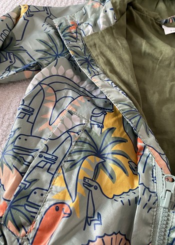 Erkek Çocuk Kapüşonlu Baskılı Yağmurluk - Görsel 4