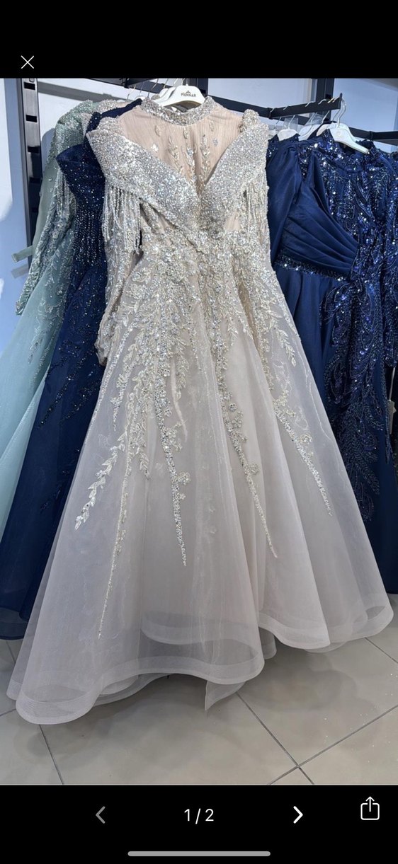 Uzun Kollu İşlemeli Beyaz Nişan Elbisesi - Görsel 2