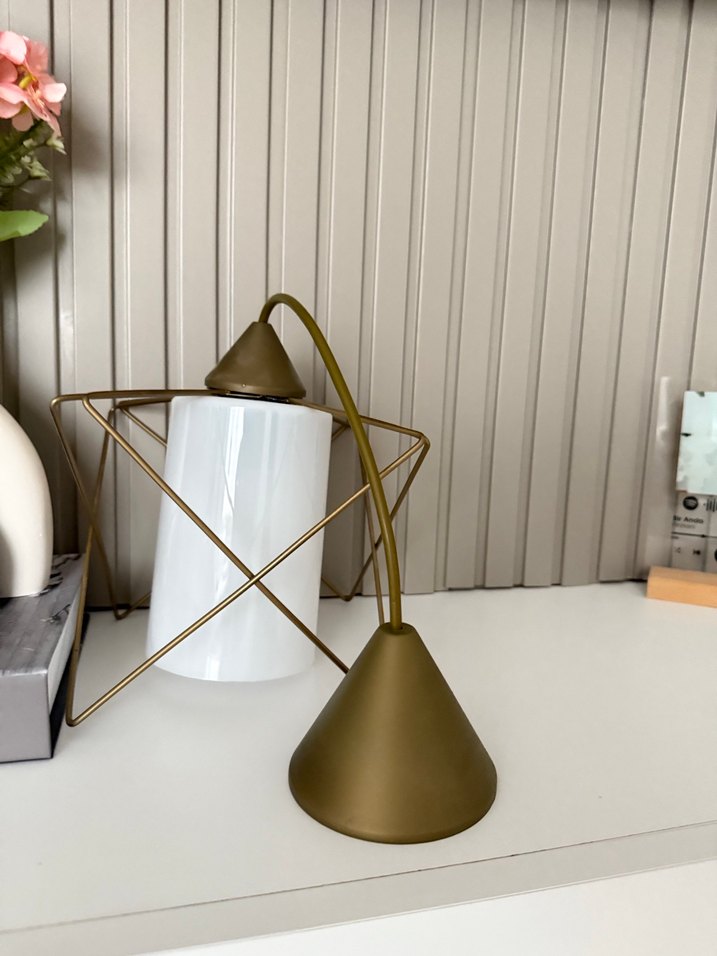 Altın Renk Metal Geometrik Lamba - Görsel 2