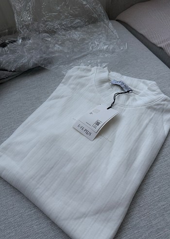 Kadın Beyaz Keten Kısa Kollu Bluz - Görsel 3