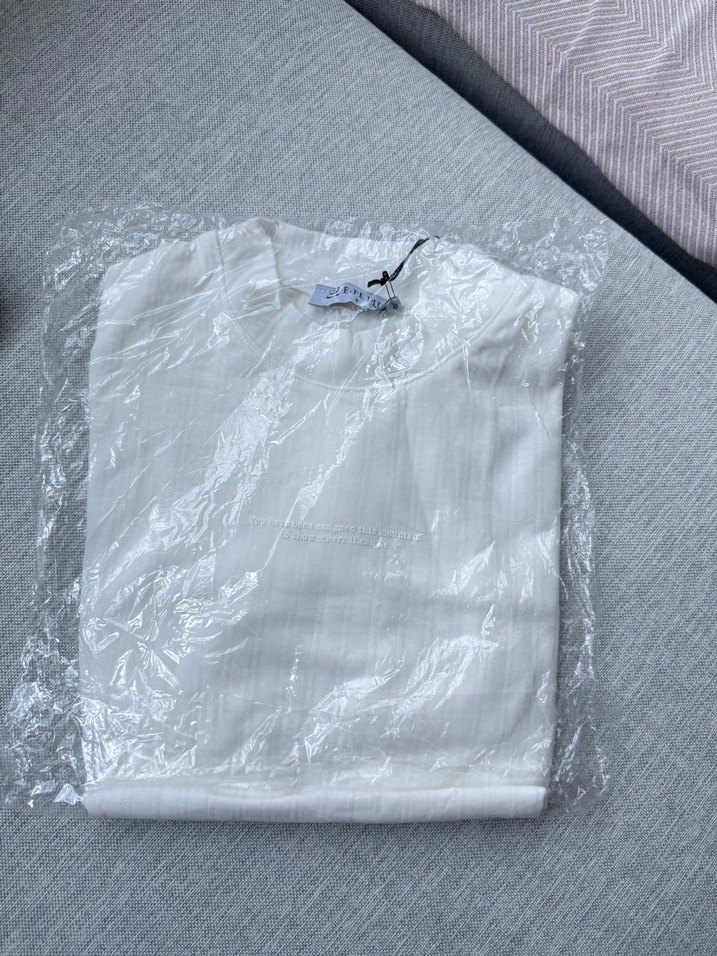 Kadın Beyaz Keten Kısa Kollu Bluz - Görsel 4