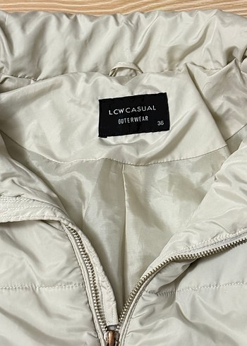 Düğmeli Kısa Bej Kadın Kış Ceketi - Görsel 3