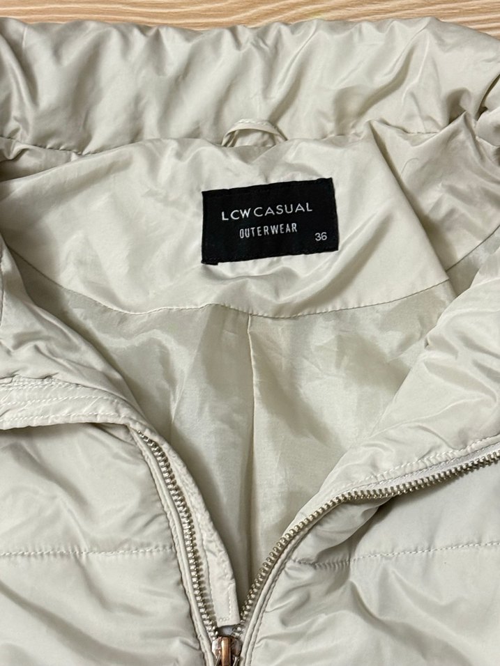 Düğmeli Kısa Bej Kadın Kış Ceketi - Görsel 3