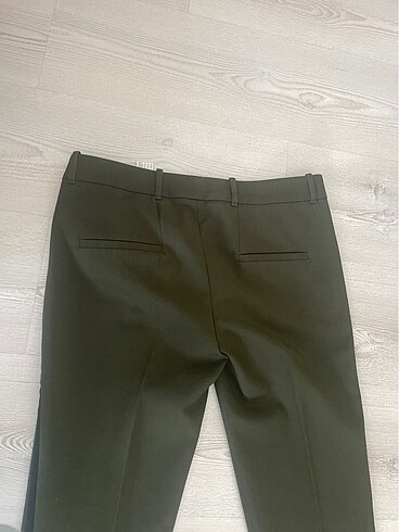 m Beden yeşil Renk Zara pantolon