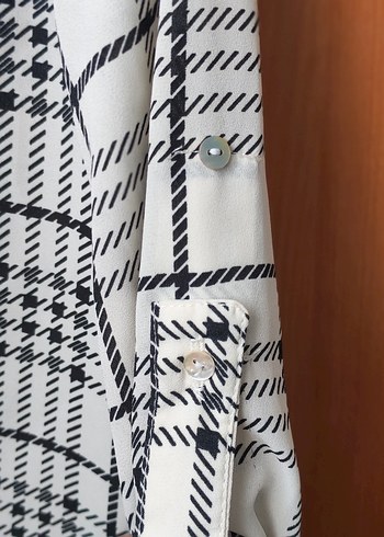 Düğmeli Ekose Desenli Kadın Gömlek - Görsel 5