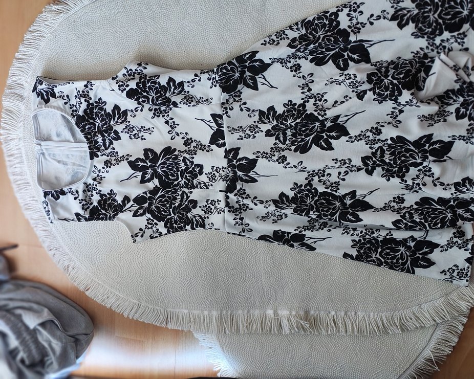 Çiçekli aşırı zarif elbise - Görsel 2