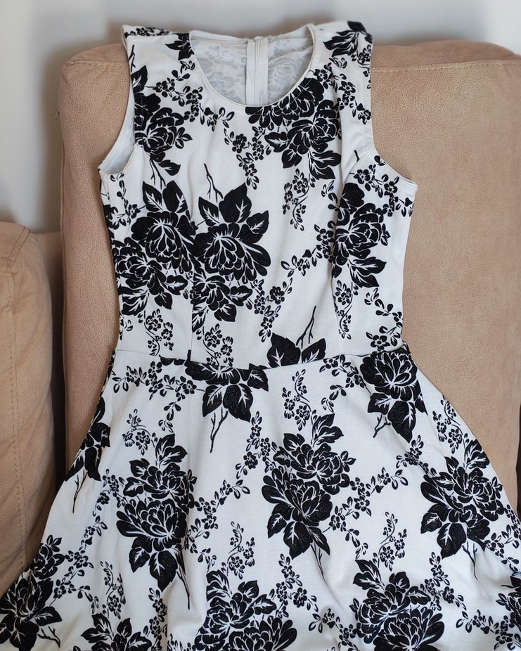 Çiçekli aşırı zarif elbise - Görsel 4