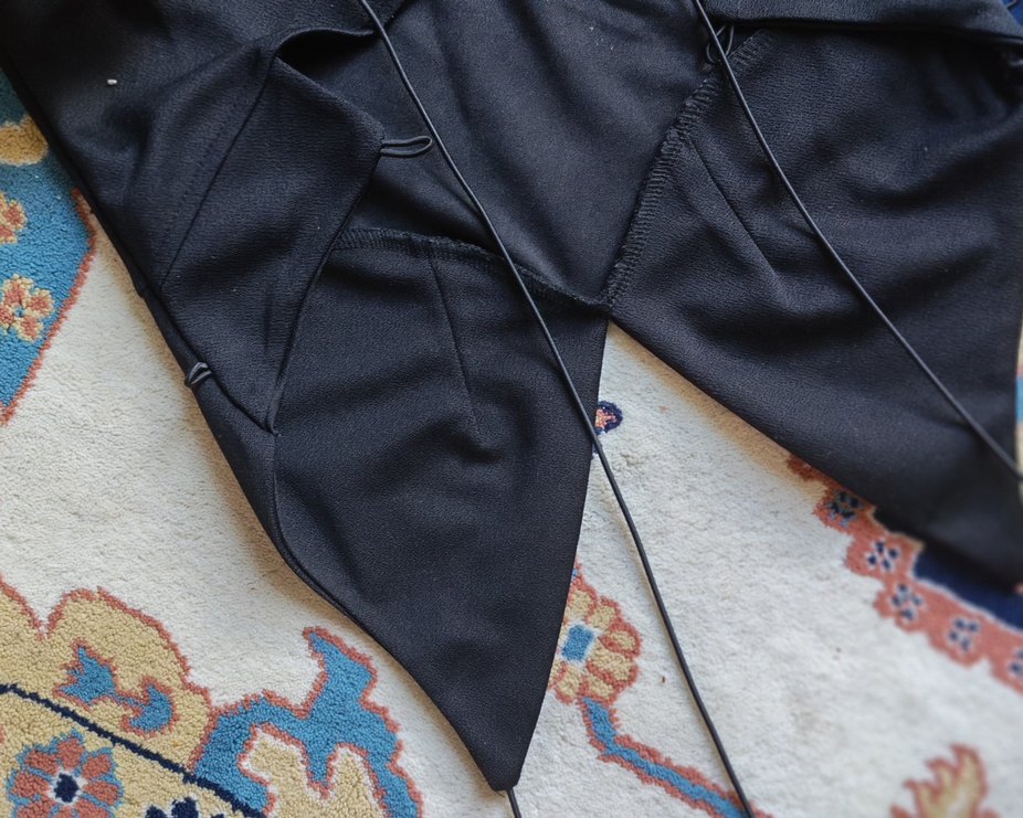 Siyah sırt dekolteli elbise - Görsel 5