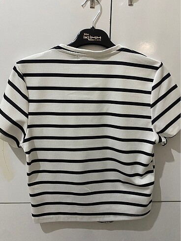 V yaka tişört - Görsel 5