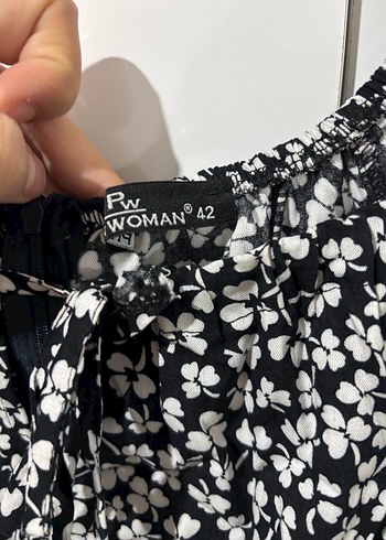 Siyah Mini V Yaka Fırfırlı Elbise - Görsel 4