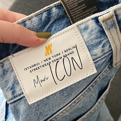 Mavi Jeans mavi yırtık jean