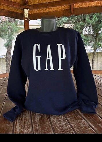 Gap GAP UNİSEX LACİVERT SWEATSHİRT. S ve L BEDENLERİ KALMIŞTIR 