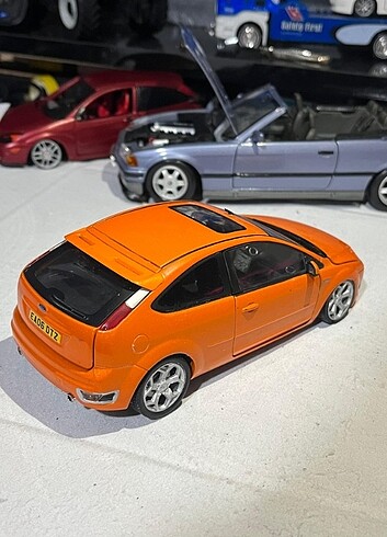 1/24 Ford Focus mk2 st cararama diecast 