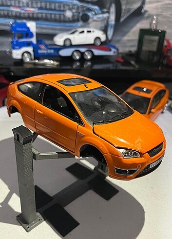  1/24 Ford Focus Mk2 St Toplamalık diecast 