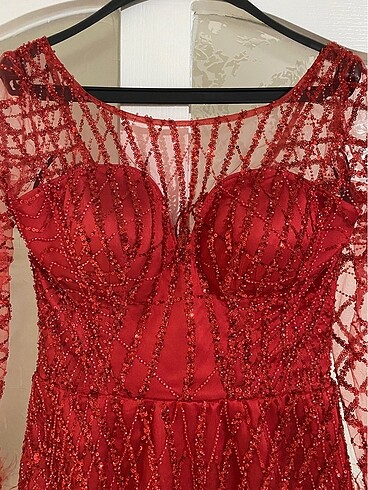 Kırmızı Elbise - Görsel 5