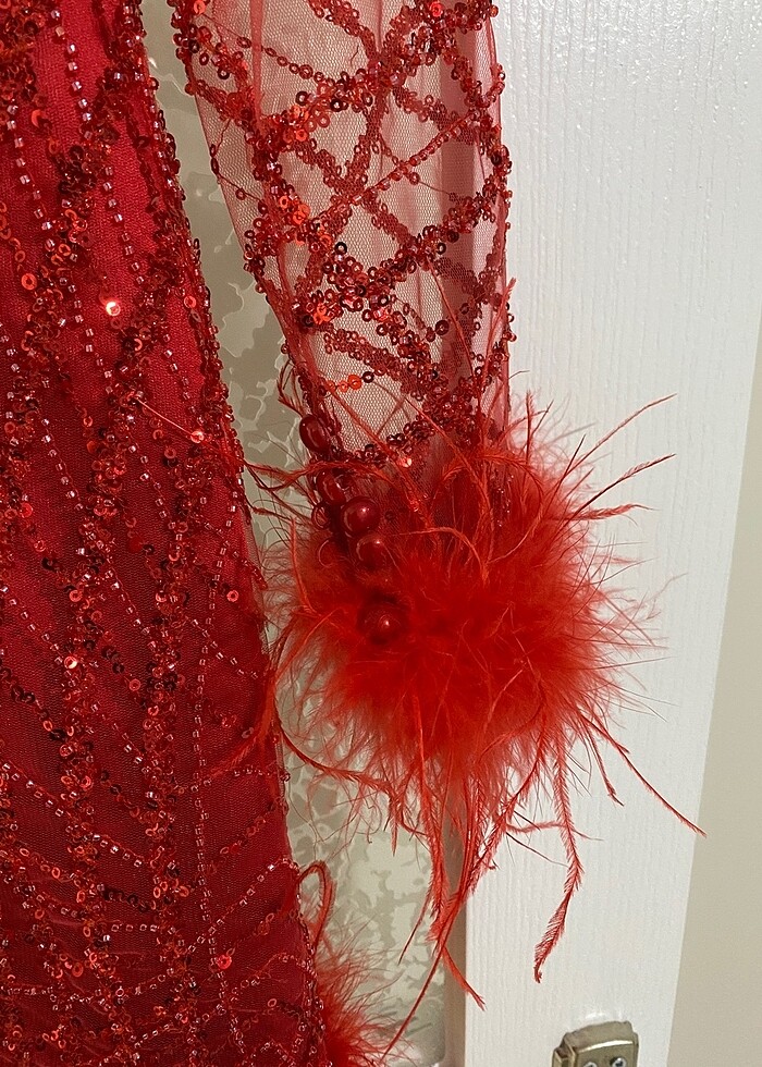 Kırmızı Elbise - Görsel 4