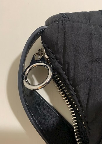 Pull&Bear Kapitone Baget Kol Çantası - Görsel 6