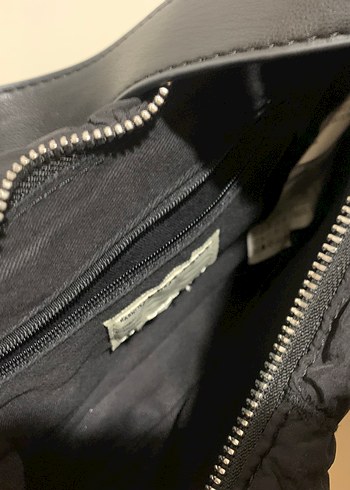 Pull&Bear Kapitone Baget Kol Çantası - Görsel 4