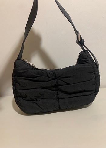 Pull&Bear Kapitone Baget Kol Çantası - Görsel 2