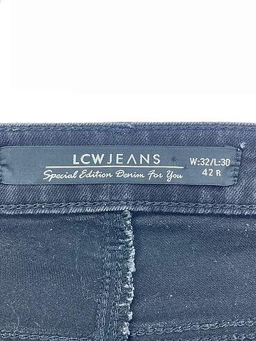 32 Beden siyah Renk LC Waikiki Jean / Kot %70 İndirimli.