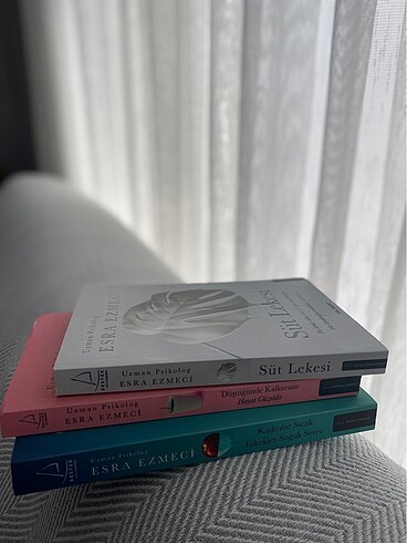 Esra Ezmeci Kitap