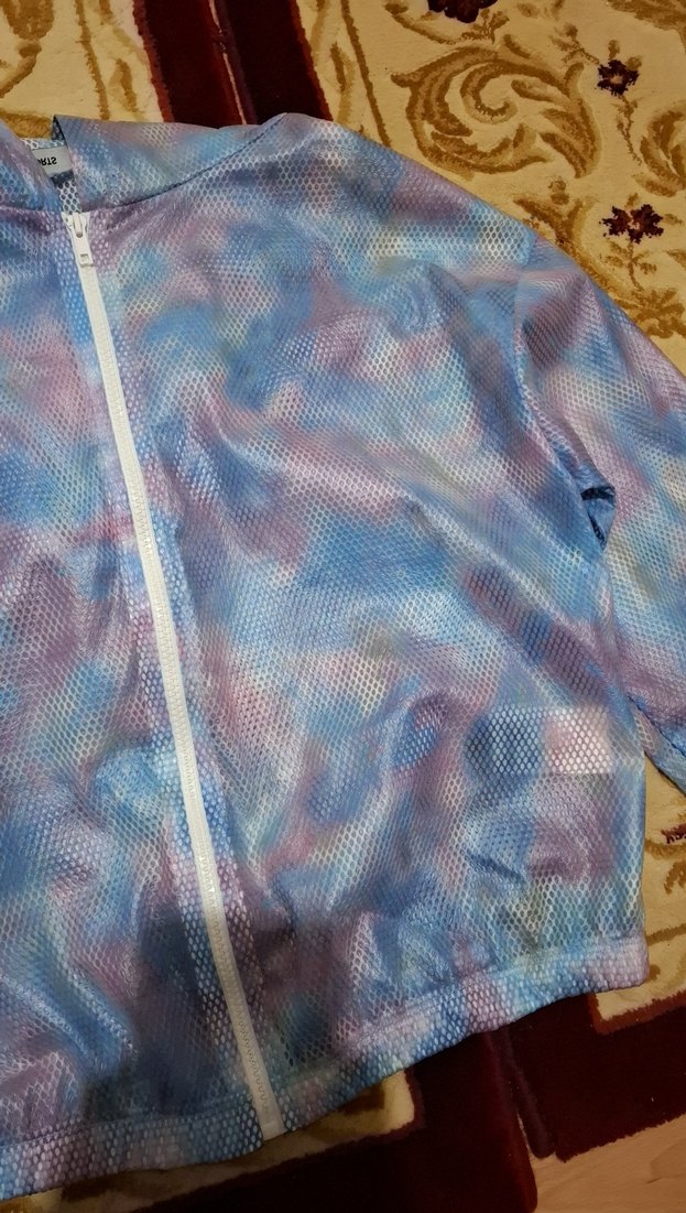 Kadın Mavi Uzay Kapüşonlu Batik Desen  Yağmurluk - Görsel 3