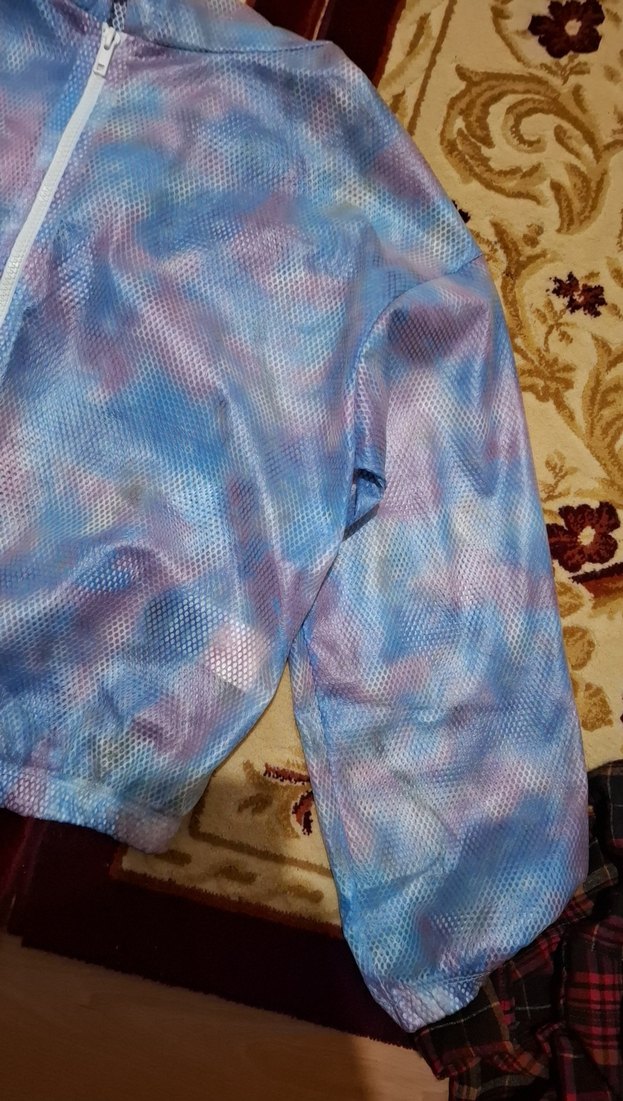 Kadın Mavi Uzay Kapüşonlu Batik Desen  Yağmurluk - Görsel 4