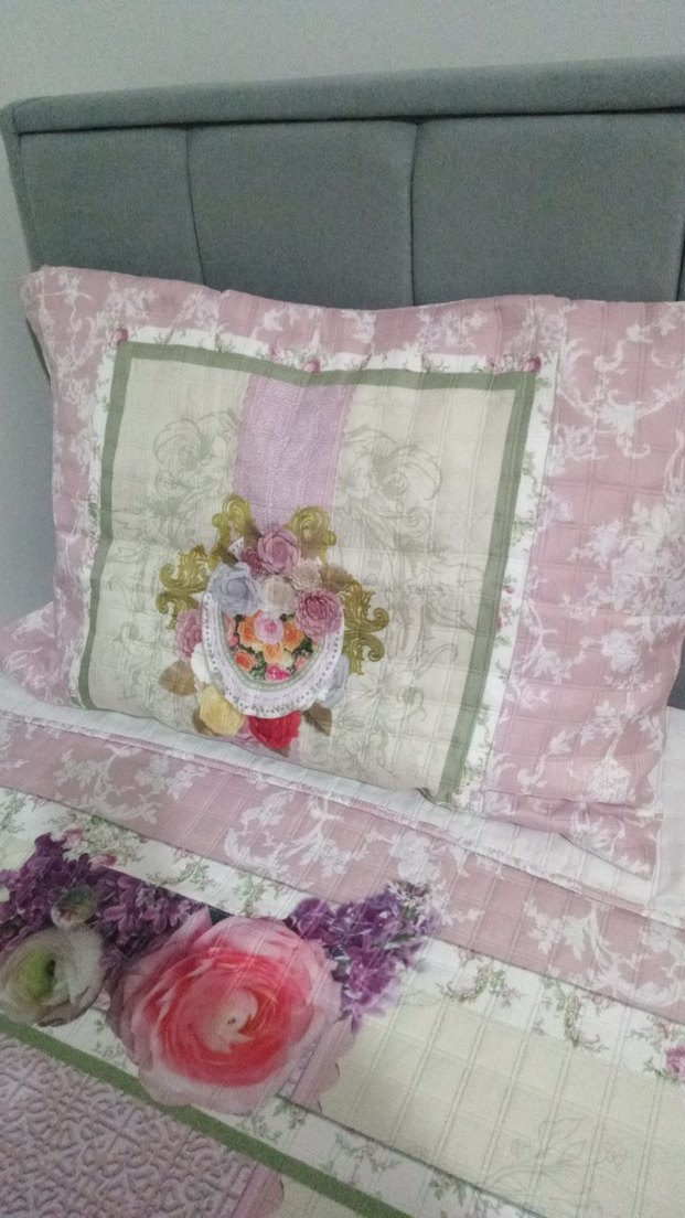 Pembe Nakışlı Pastel Yatak Örtüsü - Görsel 3