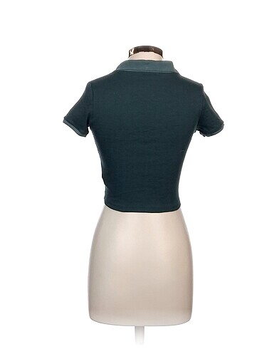 l Beden Pull and Bear T-shirt %70 İndirimli.