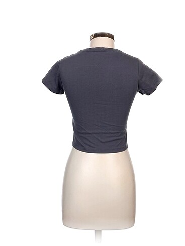 m Beden Stradivarius T-shirt %70 İndirimli.