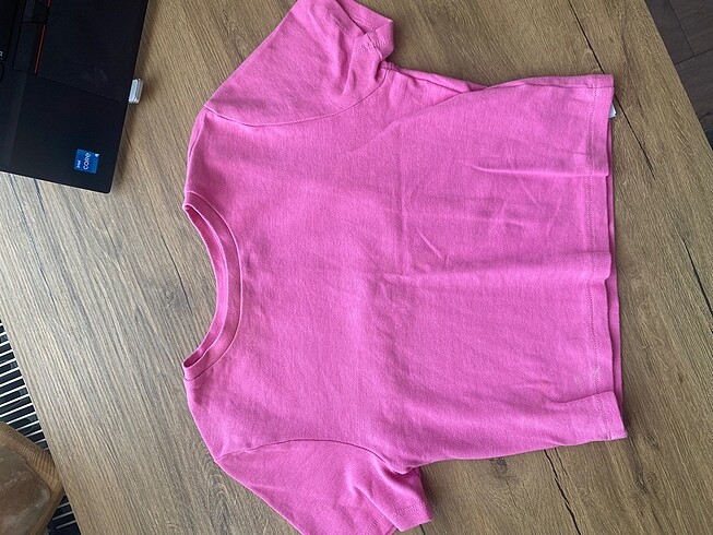 Pembe üst