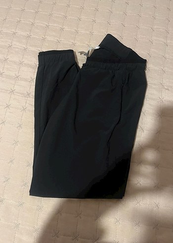 Siyah Rahat Kesim Fermuarlı Kadın Pantolon