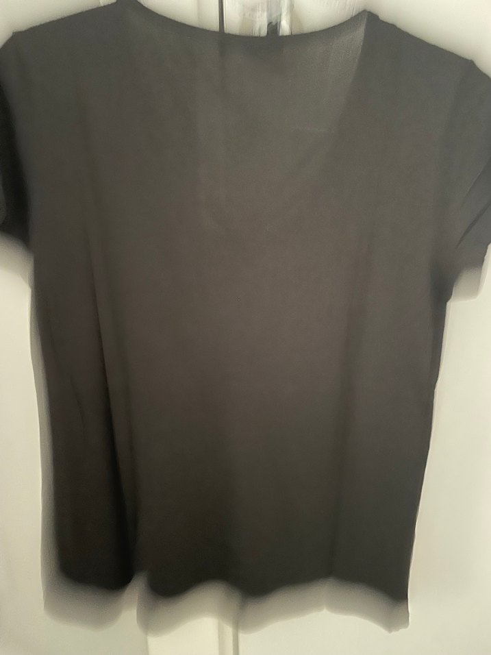 Siyah V Yaka Kısa Kollu Kadın Tişört - Görsel 4