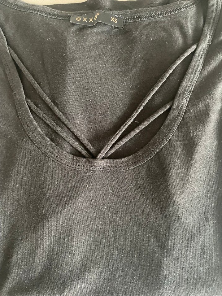 Siyah V Yaka Kısa Kollu Kadın Tişört - Görsel 3