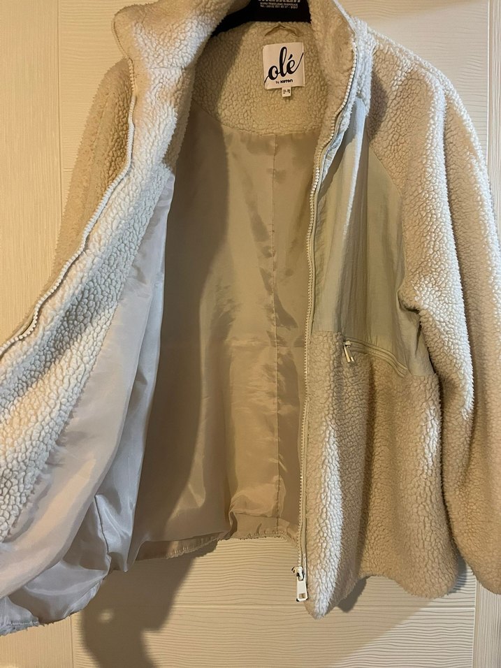 Beyaz Yüksek Yakalı Suni Kürk Kadın Ceket - Görsel 3