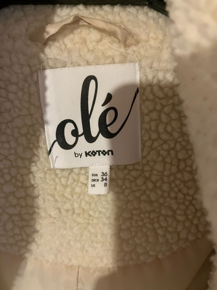 Beyaz Yüksek Yakalı Suni Kürk Kadın Ceket - Görsel 4