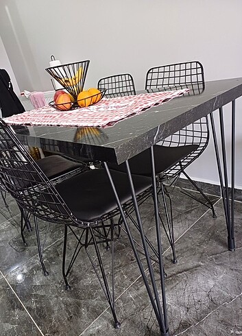 Yemek masası 