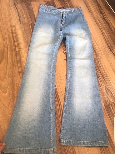 34 Beden mavi Renk flare jean