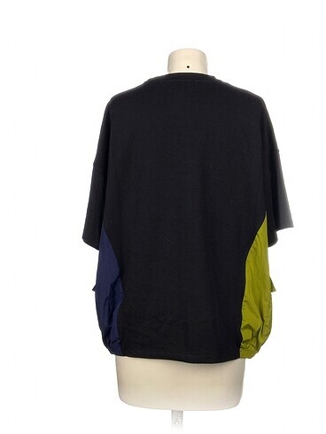 s Beden ipekyol Sweatshirt %70 İndirimli.