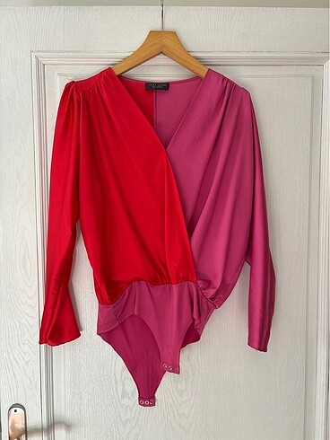 Zara woman alttan çıtçıtlı bluz