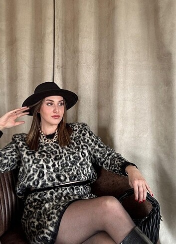 Kaşmir dokulu leopar desenli yumoş triko takımı - Görsel 2