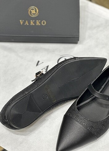 Vakko ????Vakko sivri burun model babet????